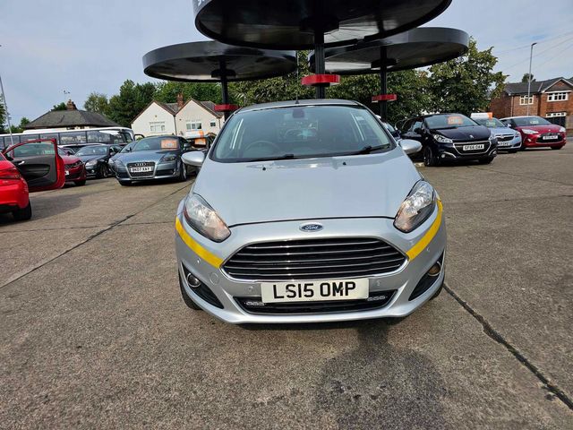 Ford Fiesta Van 1.5 TDCi Panel Van 3dr (2015) - Picture 3