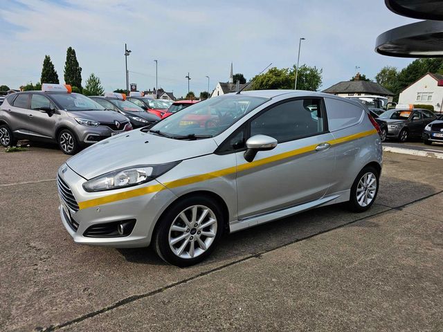 Ford Fiesta Van 1.5 TDCi Panel Van 3dr (2015) - Picture 5