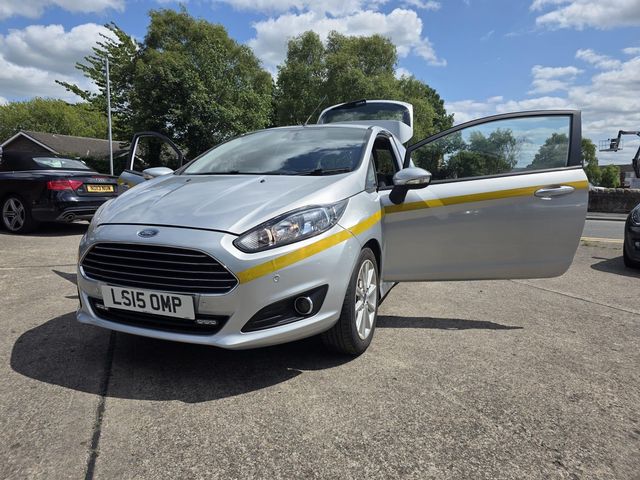 Ford Fiesta Van 1.5 TDCi Panel Van 3dr (2015) - Picture 12