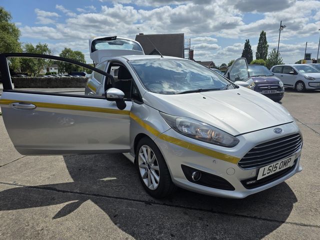 Ford Fiesta Van 1.5 TDCi Panel Van 3dr (2015) - Picture 16