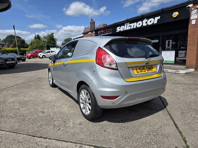 Ford Fiesta Van 1.5 TDCi Panel Van 3dr (2015) - Picture 6