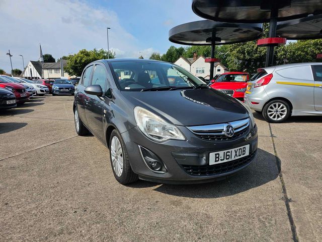 Vauxhall Corsa 1.4 16V Excite Euro 5 5dr (A/C) (2011) - Picture 2