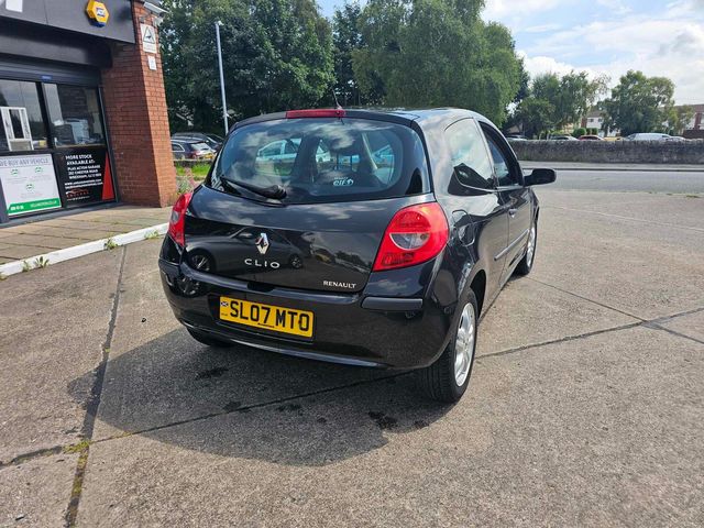 Renault Clio 1.2 16v Extreme 3dr (2007) - Picture 10