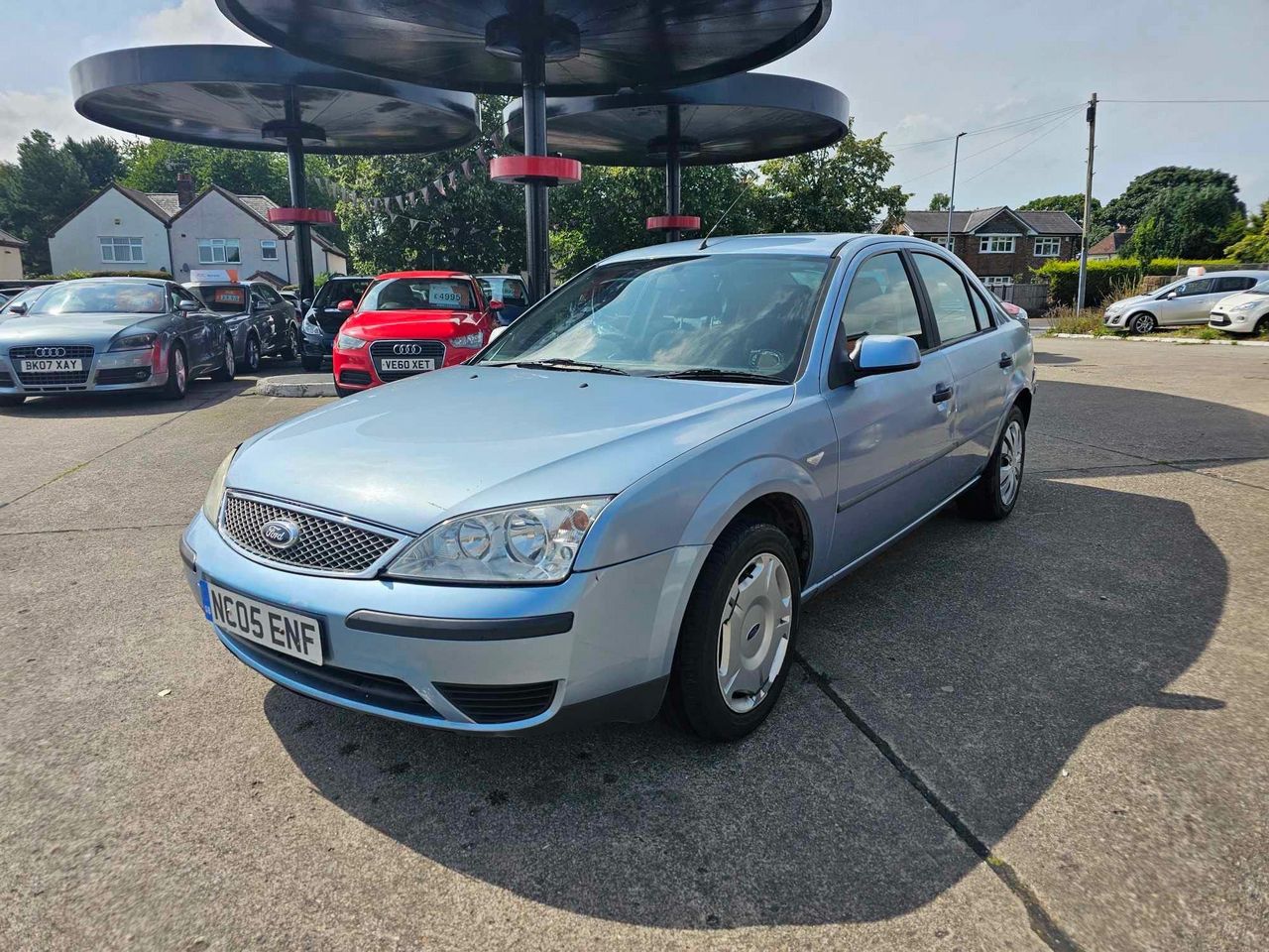 Ford Mondeo 1.8 LX 5dr - Picture 1 of 12