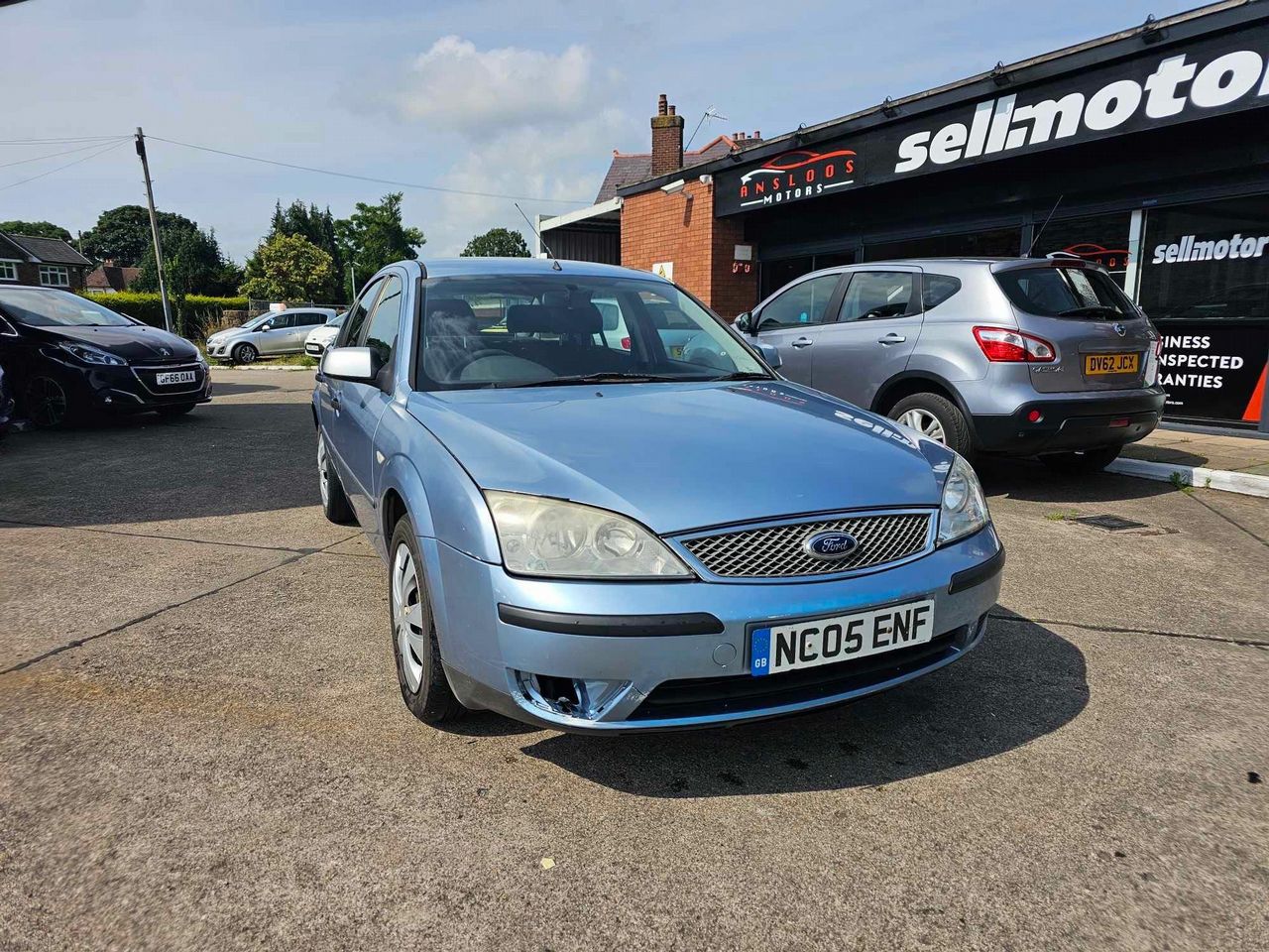 Ford Mondeo 1.8 LX 5dr - Picture 2 of 12