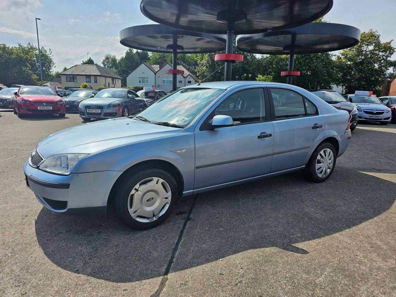 Ford Mondeo 1.8 LX 5dr - Picture 5 of 12
