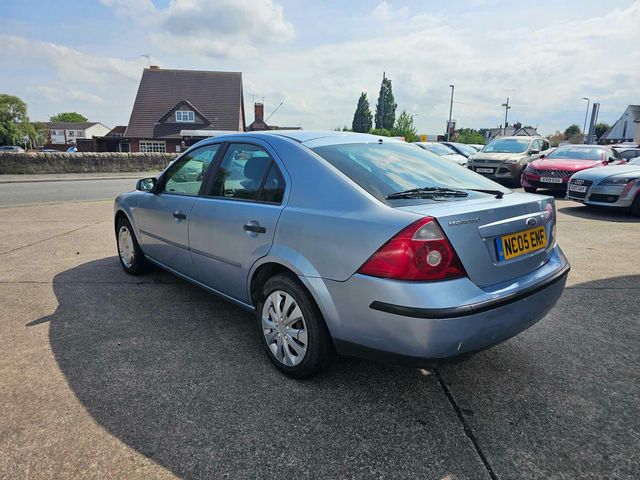 Ford Mondeo 1.8 LX 5dr (2005) - Picture 6