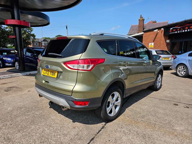 Ford Kuga 2.0 TDCi Zetec 2WD Euro 5 5dr (2013) - Picture 11