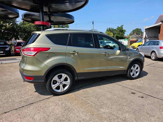 Ford Kuga 2.0 TDCi Zetec 2WD Euro 5 5dr (2013) - Picture 12