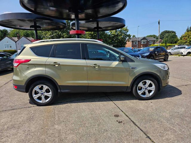 Ford Kuga 2.0 TDCi Zetec 2WD Euro 5 5dr (2013) - Picture 13