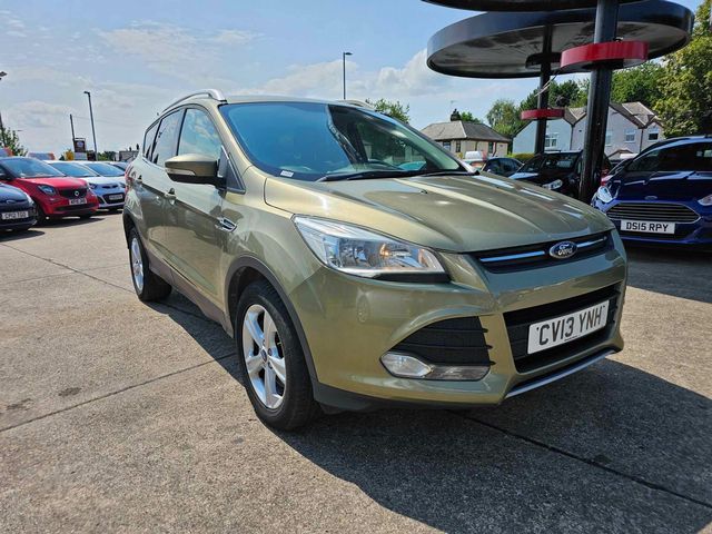 Ford Kuga 2.0 TDCi Zetec 2WD Euro 5 5dr (2013) - Picture 2