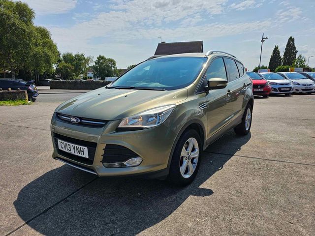 Ford Kuga 2.0 TDCi Zetec 2WD Euro 5 5dr (2013) - Picture 5