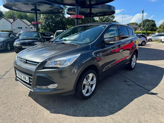 Ford Kuga 2.0 TDCi Zetec 2WD Euro 6 (s/s) 5dr (2015) - Picture 4