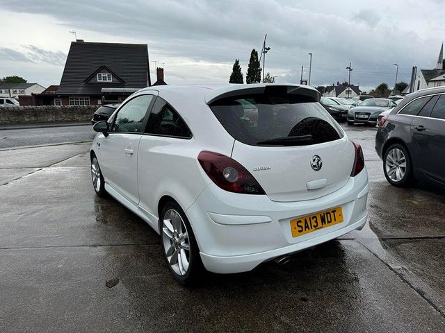 Vauxhall Corsa 1.4 16V SRi Euro 5 3dr (2013) - Picture 7