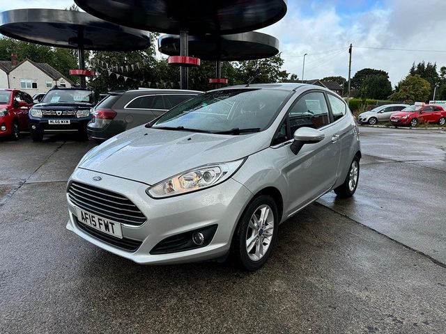 Ford Fiesta 1.25 Zetec Euro 5 3dr (2015) - Picture 4