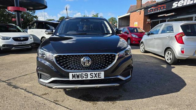 MG MG ZS 44.5kWh Exclusive Auto 5dr (2020) - Picture 3