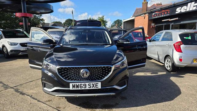 MG MG ZS 44.5kWh Exclusive Auto 5dr (2020) - Picture 18