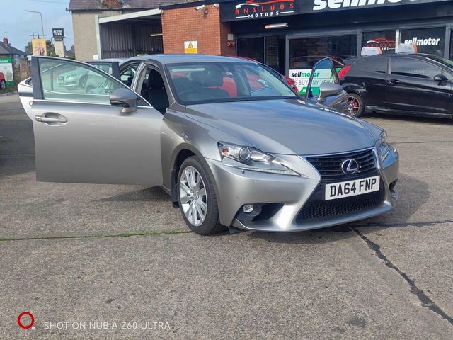 Lexus IS 2.5 300h Executive Edition E-CVT Euro 5 (s/s) 4dr (2014) - Picture 18