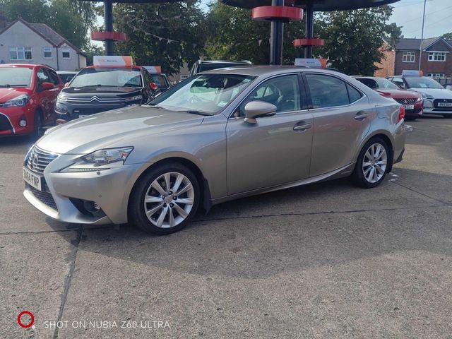 Lexus IS 2.5 300h Executive Edition E-CVT Euro 5 (s/s) 4dr (2014) - Picture 5