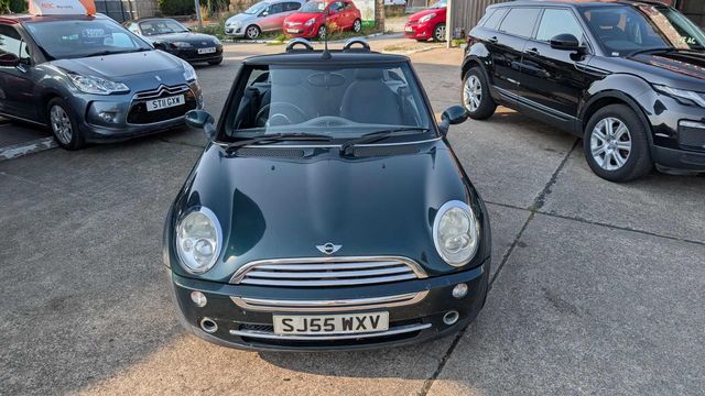 MINI Convertible 1.6 Cooper Euro 3 2dr (2005) - Picture 17