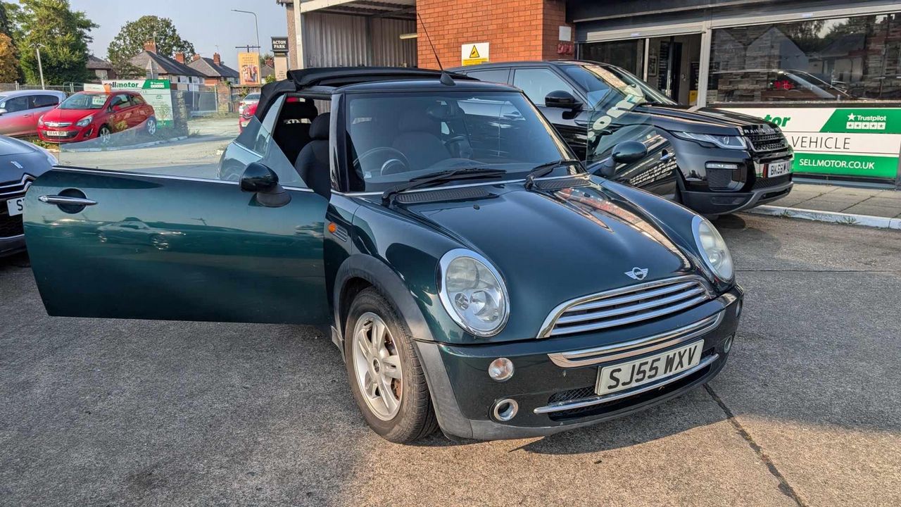 MINI Convertible 1.6 Cooper Euro 3 2dr - Picture 14 of 19