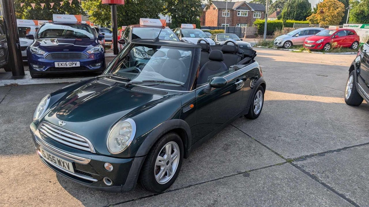 MINI Convertible 1.6 Cooper Euro 3 2dr - Picture 16 of 19