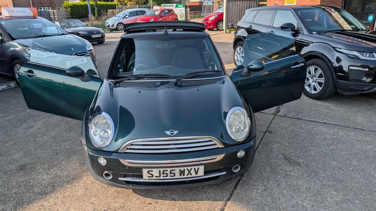 MINI Convertible 1.6 Cooper Euro 3 2dr - Picture 19 of 19