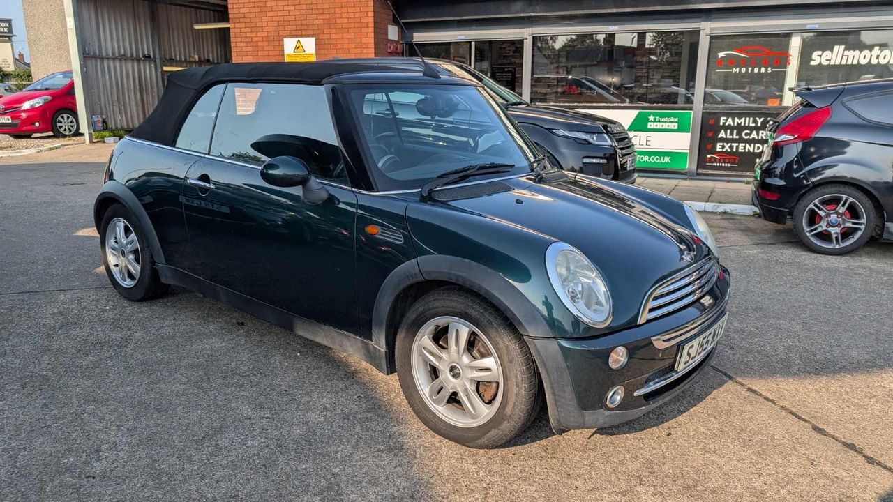 MINI Convertible 1.6 Cooper Euro 3 2dr - Picture 3 of 19