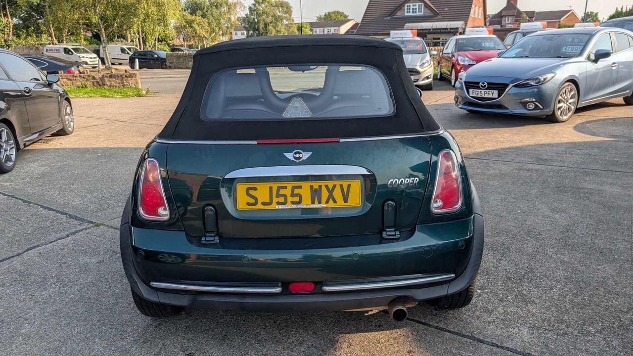 MINI Convertible 1.6 Cooper Euro 3 2dr - Picture 6 of 19