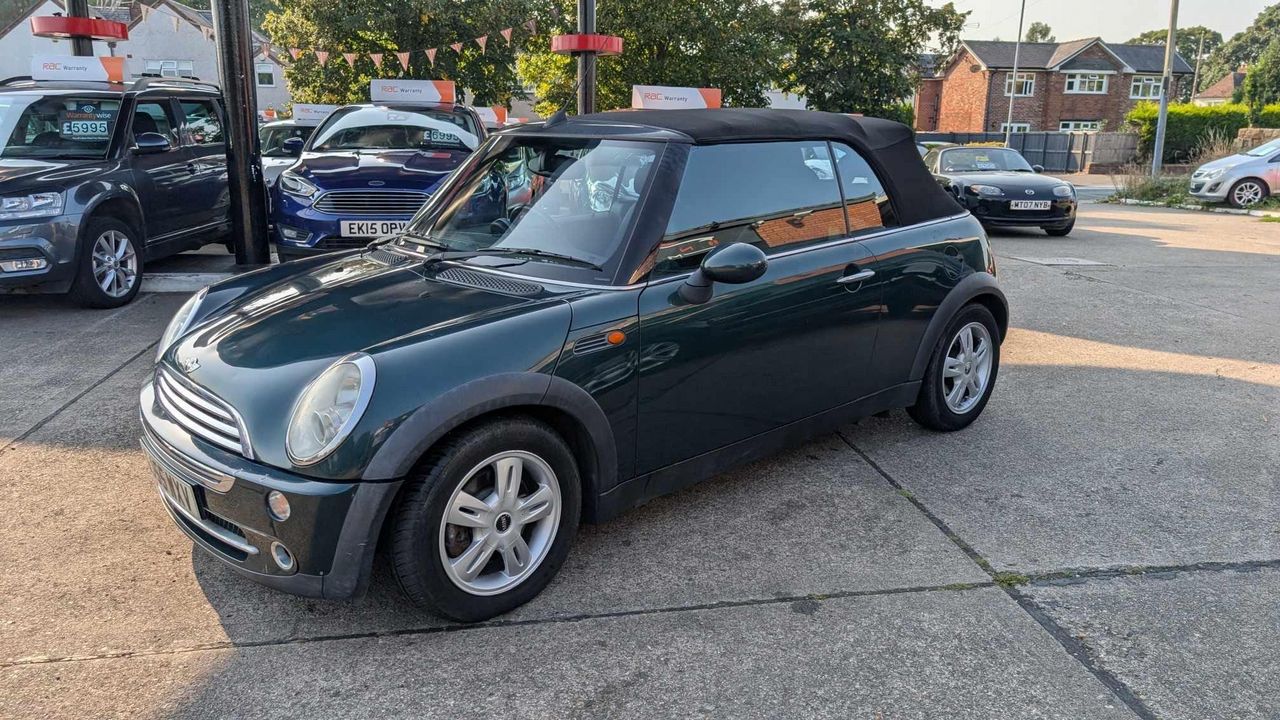 MINI Convertible 1.6 Cooper Euro 3 2dr - Picture 9 of 19