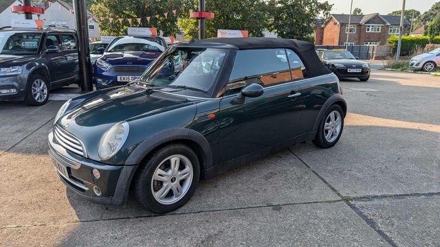 MINI Convertible 1.6 Cooper Euro 3 2dr (2005) - Picture 9