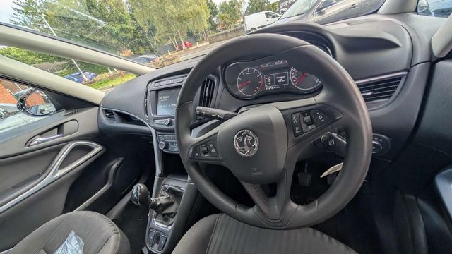 Vauxhall Zafira Tourer 1.4i Turbo Design Euro 6 5dr (2016) - Picture 10