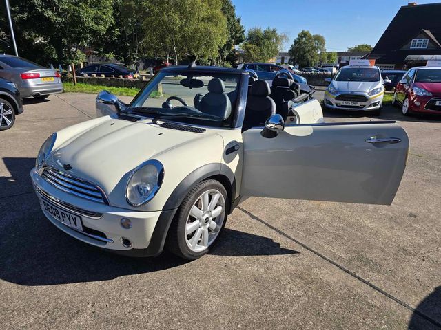 MINI Convertible 1.6 Cooper Euro 4 2dr (2008) - Picture 3