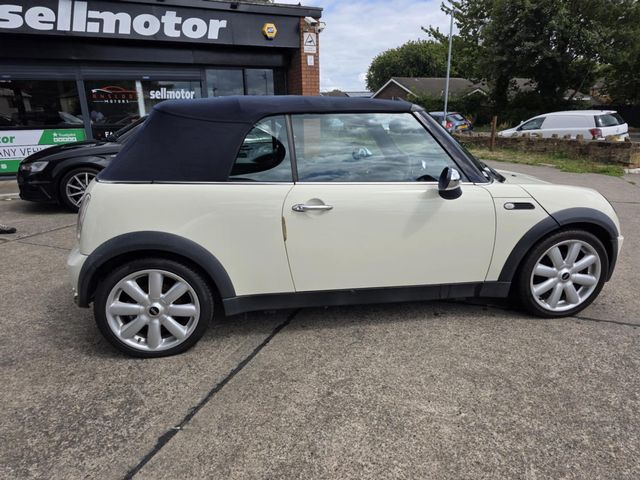 MINI Convertible 1.6 Cooper Euro 3 2dr (2008) - Picture 14
