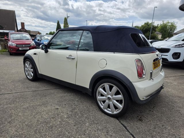 MINI Convertible 1.6 Cooper Euro 3 2dr (2008) - Picture 4