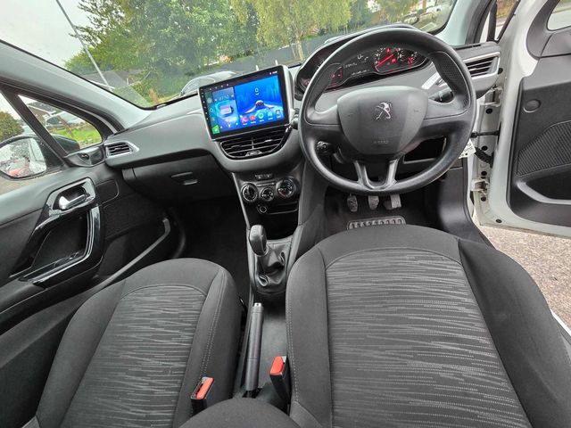 Peugeot 208 1.0 VTi Access Euro 5 3dr (2013) - Picture 6