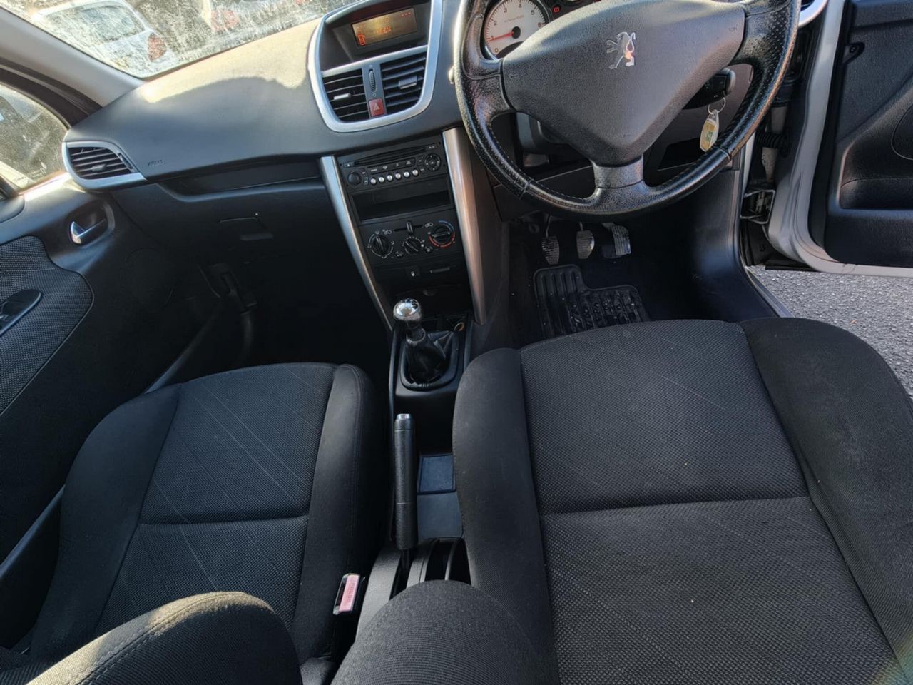 Peugeot 207 1.4 m:play 3dr - Picture 1 of 13