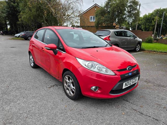 Ford Fiesta 1.25 Zetec 5dr (2012) - Picture 4