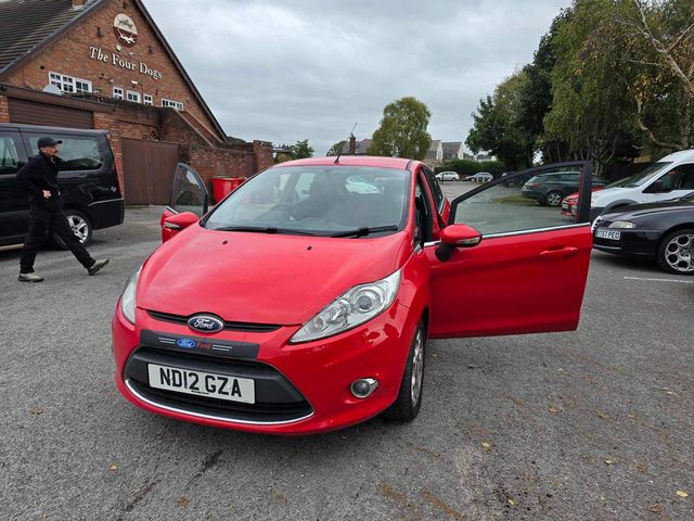 Ford Fiesta 1.25 Zetec 5dr (2012) - Picture 14