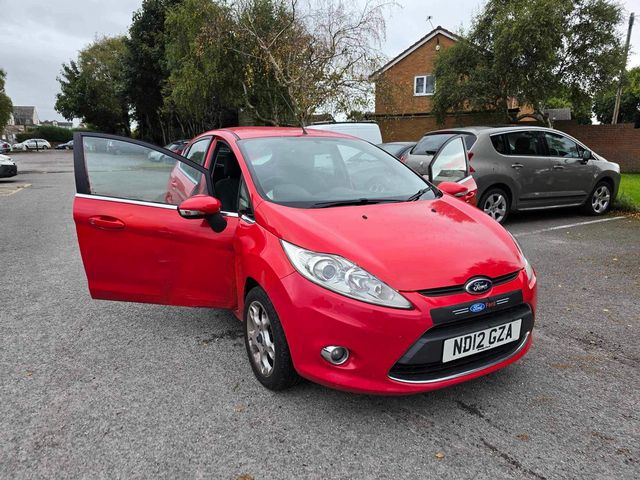 Ford Fiesta 1.25 Zetec 5dr (2012) - Picture 16