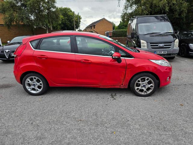 Ford Fiesta 1.25 Zetec 5dr (2012) - Picture 5