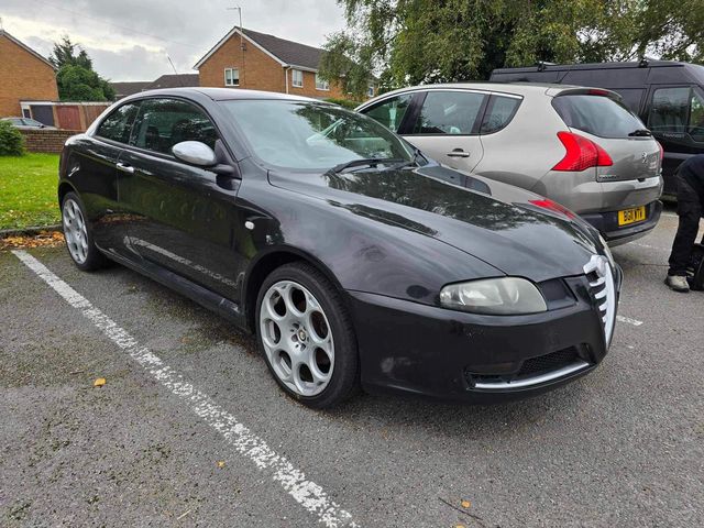 Alfa Romeo GT 1.9 JTDM 16V BlackLine 2dr (2007) - Picture 3