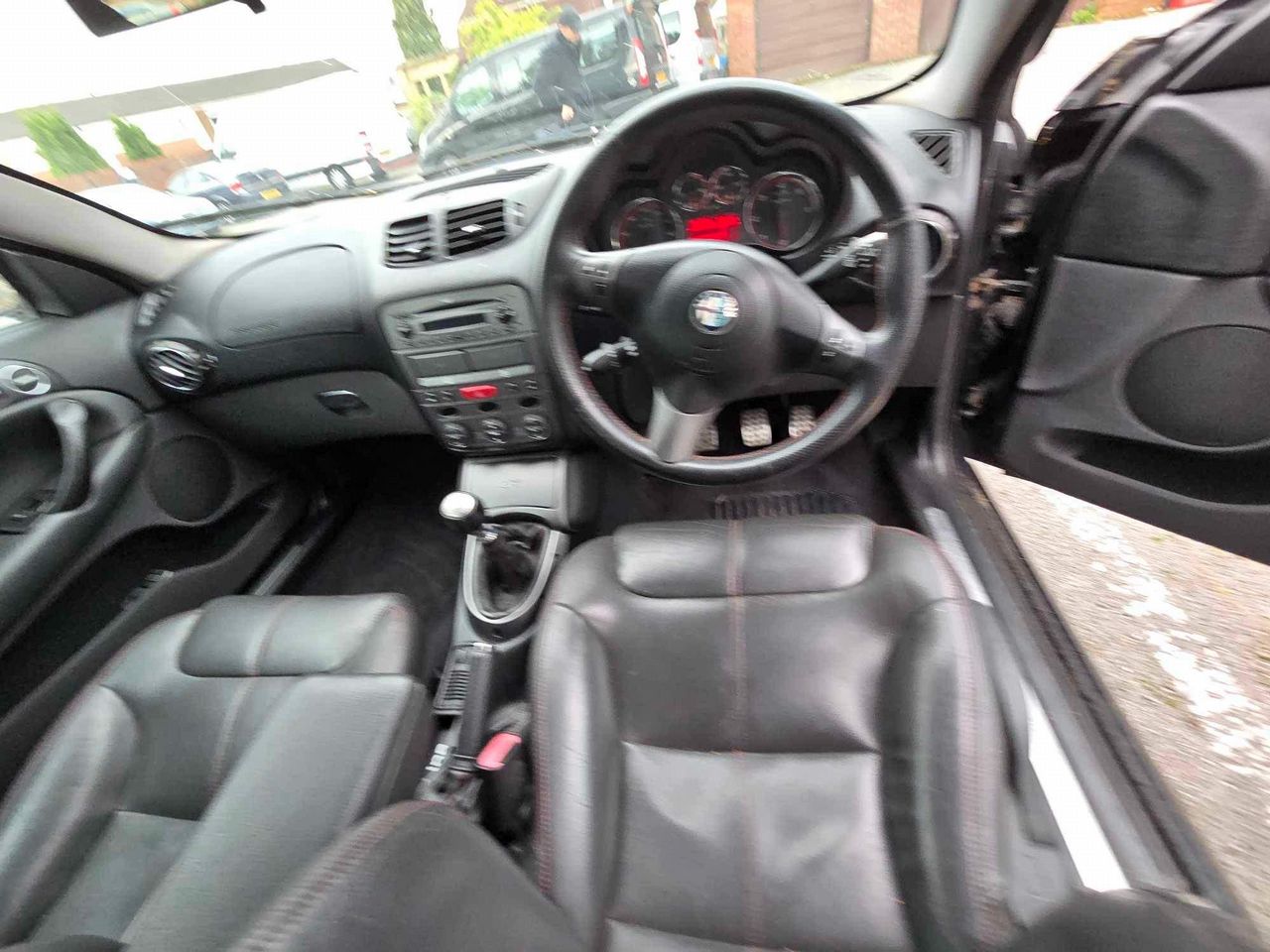 Alfa Romeo GT 1.9 JTDM 16V BlackLine 2dr - Picture 10 of 10