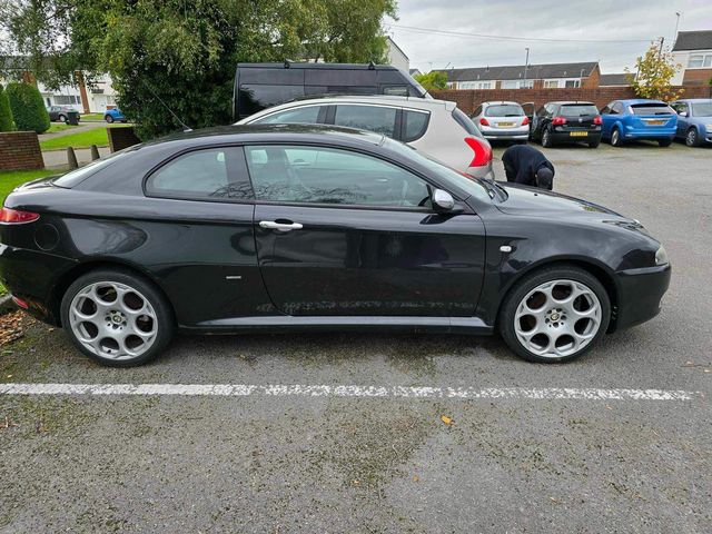 Alfa Romeo GT 1.9 JTDM 16V BlackLine 2dr (2007) - Picture 4