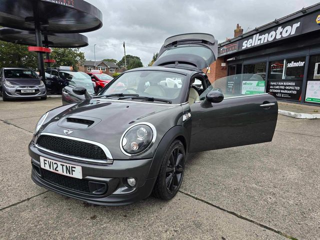 MINI Coupe 1.6 Cooper S Euro 5 (s/s) 2dr (2012) - Picture 14