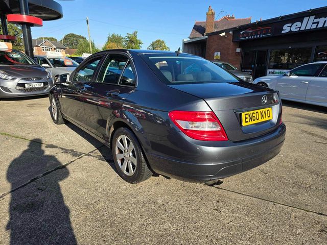 Mercedes-Benz C Class 1.8 C180 BlueEfficiency SE Auto Euro 5 4dr (2011) - Picture 7