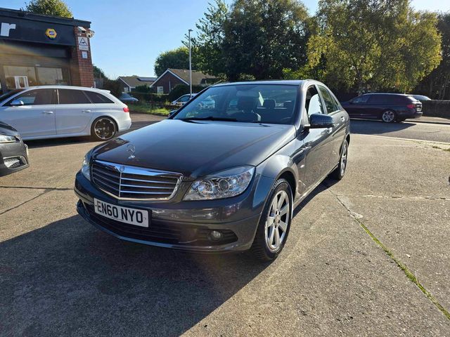 Mercedes-Benz C Class 1.8 C180 BlueEfficiency SE Auto Euro 5 4dr (2011) - Picture 3