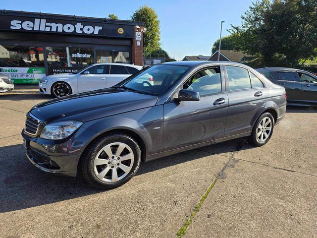 Mercedes-Benz C Class 1.8 C180 BlueEfficiency SE Auto Euro 5 4dr (2011) - Picture 4