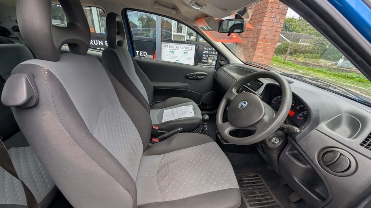 Fiat Punto 1.2 Active 3dr - Picture 12 of 14