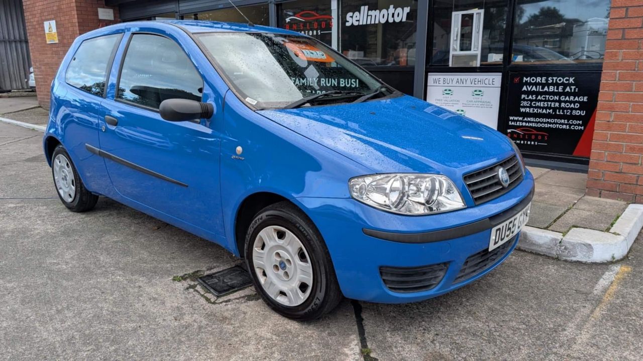 Fiat Punto 1.2 Active 3dr - Picture 6 of 14
